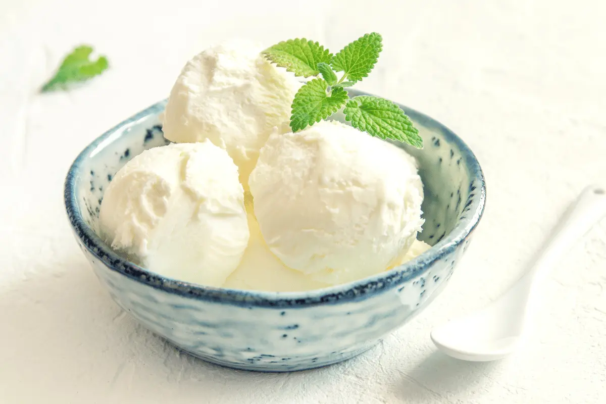 Vanilla Ice Cream Scoop - A classic delight in a single serving.